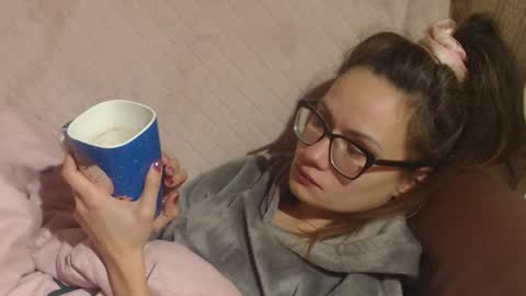 say meow and send tip  online show from 11/07/25, 09:48