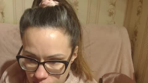 say meow and send tip  online show from 02/06/26, 07:45