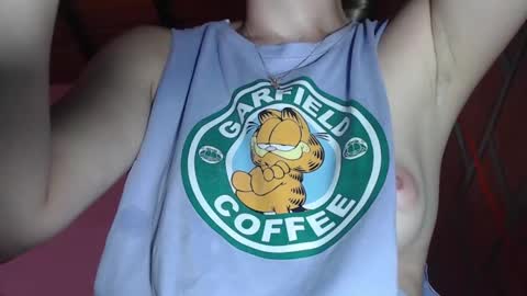 Snapshot of candylovet chatting on 01/16/25, 07:10 candylovet online show from 01/16/25, 07:10