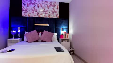 candyluxury_ online show from 05/05/26, 11:51