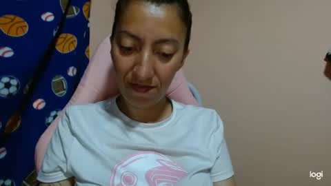 Snapshot of candymilfff chatting on 05/22/26, 01:17 candymilfff online show from 05/22/26, 01:17