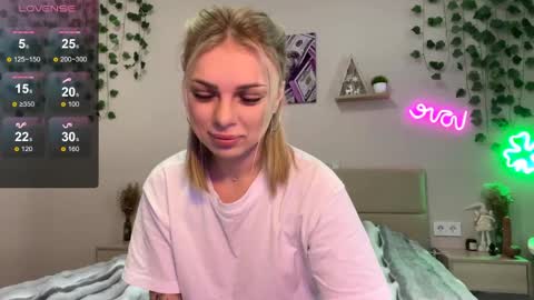 Snapshot of candyrass chatting on 05/20/26, 09:15 Candy online show from 05/20/26, 09:15