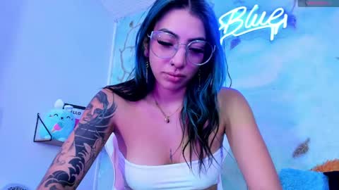 Snapshot of candyrisex chatting on 05/25/26, 08:53 candyrisex online show from 05/25/26, 08:53