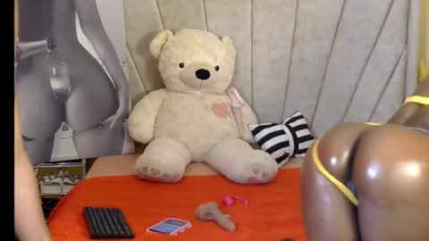 Snapshot of candyspicee chatting on 03/01/25, 01:32 candyspicee online show from 03/01/25, 01:32