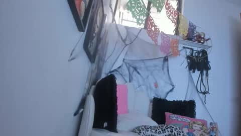 Snapshot of candytyler_ chatting on 10/12/25, 04:06 candytyler_ online show from 10/12/25, 04:06