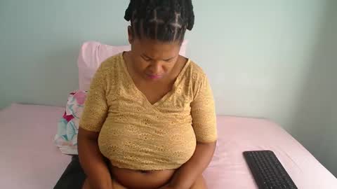 Snapshot of candyyumsaerolaxx chatting on 05/29/26, 08:12 candyyumsaerolaxx online show from 05/29/26, 08:12