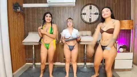 Snapshot of canelasquirtxxx chatting on 02/06/26, 11:46 Sara online show from 02/06/26, 11:46