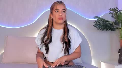 Snapshot of cannelasmith chatting on 02/05/26, 05:17 cannelasmith online show from 02/05/26, 05:17