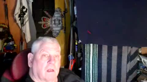 canoelicker69 online show from 12/04/25, 07:55