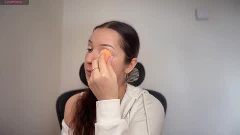 Emma online show from 02/12/25, 12:01