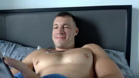 Snapshot of capt_oliver chatting on 03/11/25, 05:38 follow my twitter  online show from 03/11/25, 05:38