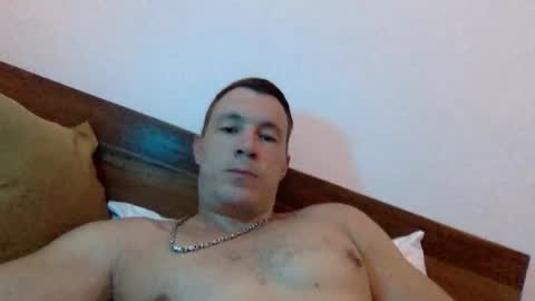 Snapshot of capt_oliver chatting on 10/05/25, 05:39 follow my twitter  online show from 10/05/25, 05:39