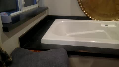 Jay online show from 02/19/25, 01:40