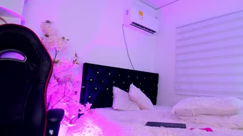 Caramel online show from 12/23/24, 09:27