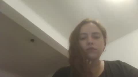 Snapshot of caravibugue chatting on 12/14/24, 02:01 caravibugue online show from 12/14/24, 02:01