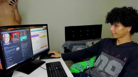 Carlos and Cristian  online show from 09/17/25, 06:04