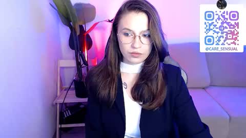 Mary online show from 09/30/25, 05:18