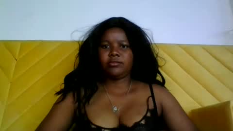 Snapshot of carene25 chatting on 06/15/26, 02:14 CARENE online show from 06/15/26, 02:14