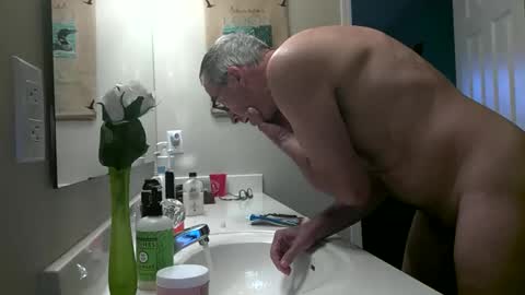 Snapshot of caressluving chatting on 09/20/25, 01:01 Caressluving online show from 09/20/25, 01:01