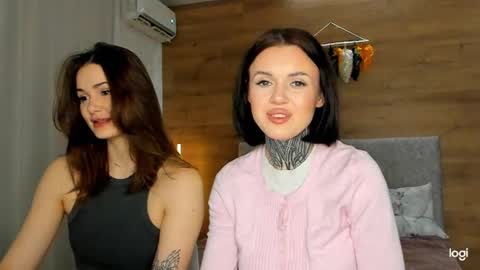 Snapshot of caressyourself chatting on 02/06/25, 08:18 caressyourself online show from 02/06/25, 08:18