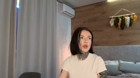 Snapshot of caressyourself chatting on 02/10/25, 07:58 caressyourself online show from 02/10/25, 07:58