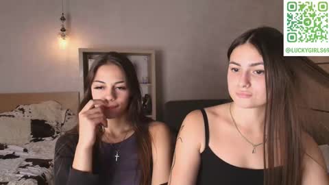 Snapshot of caressyourself chatting on 09/26/25, 02:21 caressyourself online show from 09/26/25, 02:21