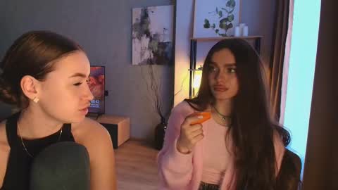 Snapshot of caressyourself chatting on 11/27/25, 05:42 caressyourself online show from 11/27/25, 05:42