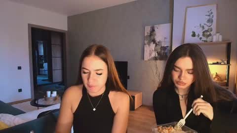 Snapshot of caressyourself chatting on 11/29/25, 05:43 caressyourself online show from 11/29/25, 05:43