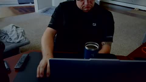 Snapshot of carguy4fun chatting on 05/31/26, 06:09 carcouple4fun online show from 05/31/26, 06:09