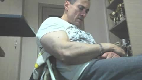 Snapshot of carin_the_body chatting on 04/21/26, 01:42 Laz online show from 04/21/26, 01:42