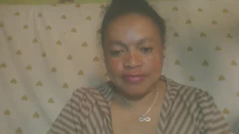 Snapshot of carinesexy69 chatting on 06/10/26, 08:46 carinesexy69 online show from 06/10/26, 08:46