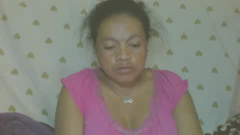 Snapshot of carinesexy69 chatting on 06/20/26, 06:49 carinesexy69 online show from 06/20/26, 06:49