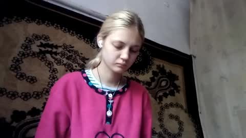 Kira online show from 05/06/26, 02:40