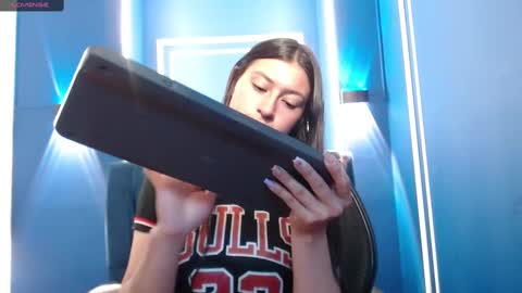 Carito online show from 11/22/25, 03:49