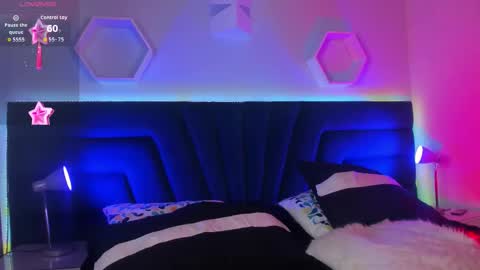 carla online show from 11/04/25, 04:11