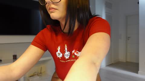 Snapshot of carla_secretary chatting on 12/30/24, 07:32 carla_secretary online show from 12/30/24, 07:32