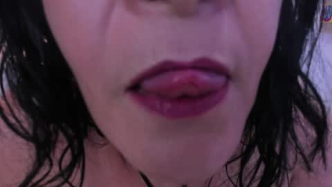 Carla online show from 05/05/26, 08:17