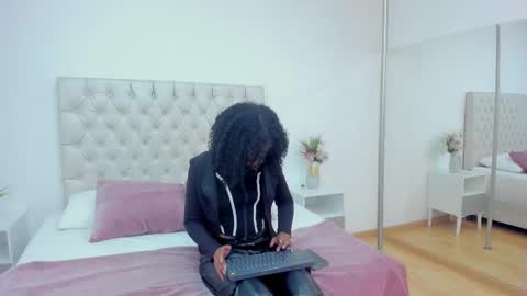 Snapshot of carlamarcuzzi chatting on 01/05/26, 07:39 Carla online show from 01/05/26, 07:39