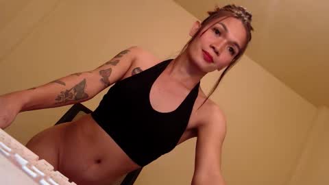 Snapshot of carlamour chatting on 11/02/25, 10:01 Carla online show from 11/02/25, 10:01