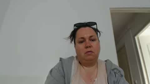 Snapshot of carlaruth chatting on 04/13/26, 04:40 Carlaruth online show from 04/13/26, 04:40