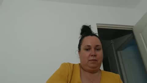 Snapshot of carlaruth chatting on 04/29/26, 04:33 Carlaruth online show from 04/29/26, 04:33