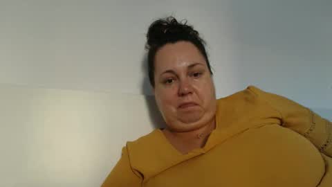 Snapshot of carlaruth chatting on 05/06/26, 04:34 Carlaruth online show from 05/06/26, 04:34