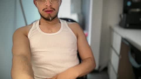 Snapshot of carlcarlinches4 chatting on 09/20/25, 02:18 carlcarlinches4 online show from 09/20/25, 02:18