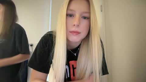 Snapshot of carleetanner chatting on 03/02/26, 08:26 carlee online show from 03/02/26, 08:26