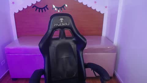 CARLYE   online show from 09/30/25, 03:00