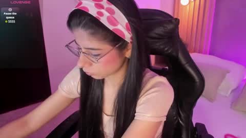 Snapshot of carlina_15 chatting on 06/04/26, 12:33 C A R L I N A online show from 06/04/26, 12:33