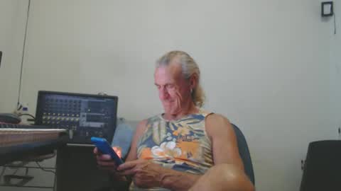 Snapshot of carlos2557 chatting on 02/09/26, 09:52 carlos online show from 02/09/26, 09:52