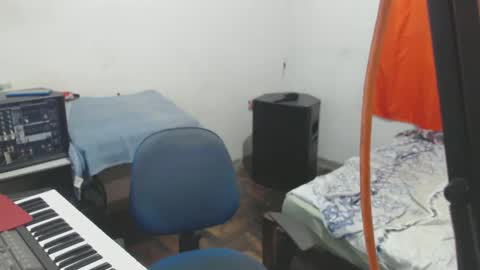 Snapshot of carlos2557 chatting on 02/15/26, 03:36 carlos online show from 02/15/26, 03:36