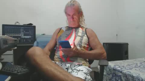 Snapshot of carlos2557 chatting on 02/17/26, 10:27 carlos online show from 02/17/26, 10:27