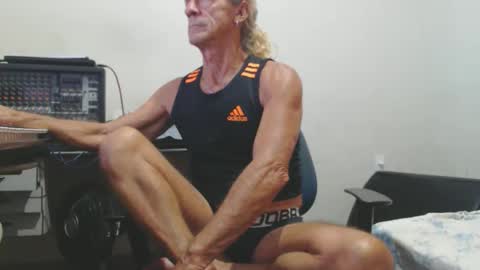 Snapshot of carlos2557 chatting on 02/27/26, 01:27 carlos online show from 02/27/26, 01:27